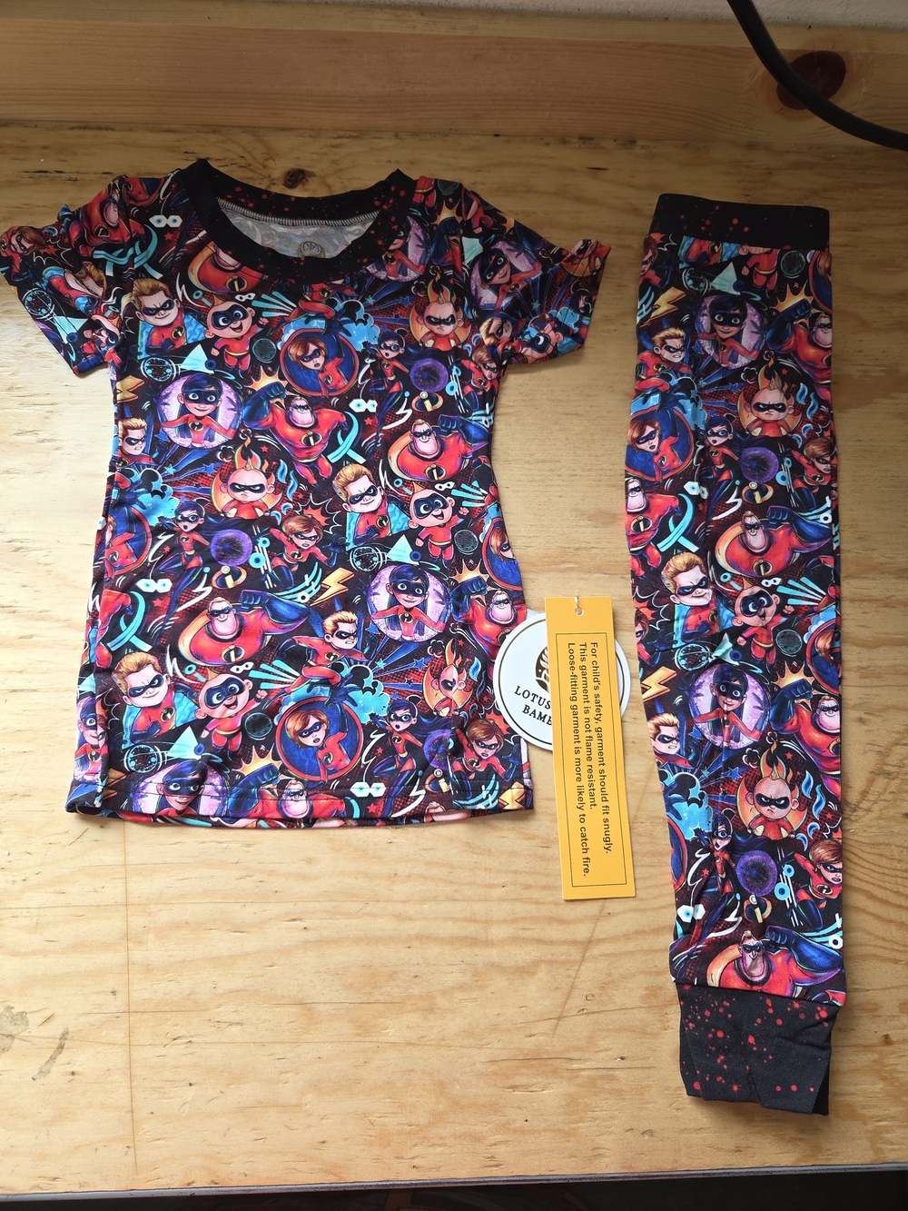 12/18 Bamboo The Incredibles Short-sleeve & Pants Set